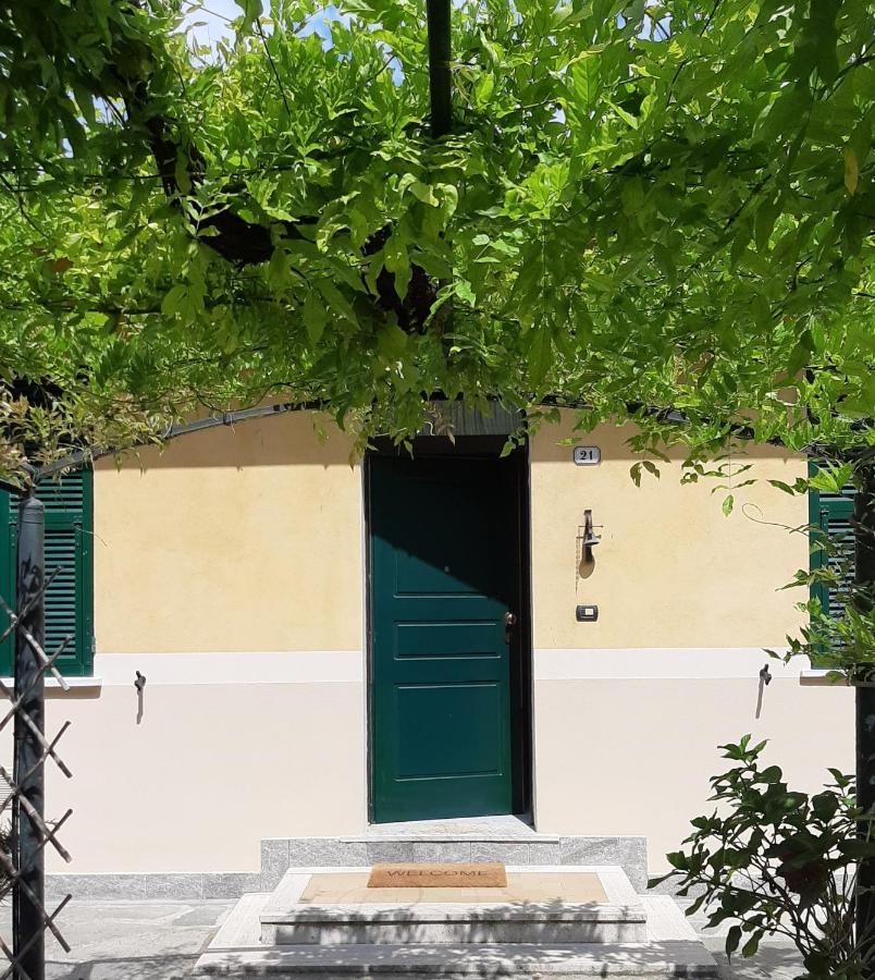 Villa la Casetta con giardino a 30 m dal mare San Bartolomeo Al Mare Esterno foto